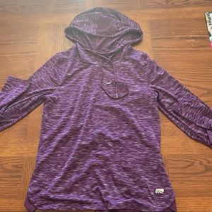 Womens activewear top, size medium